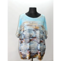 Bluzka OVERSIZE ze wzorem błękitne morskie fale & biodra 124-138